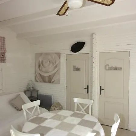 Sleeps 5 Pool *