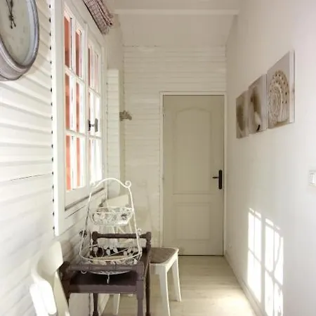 Sleeps 5 Pool Holiday home