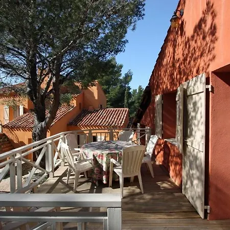 Sleeps 5 Pool Holiday home