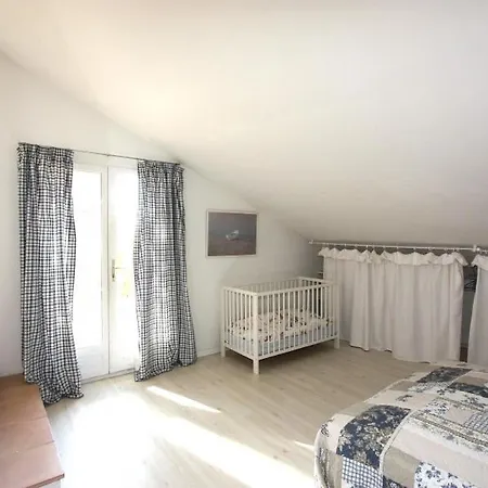 Holiday home Sleeps 5 Pool